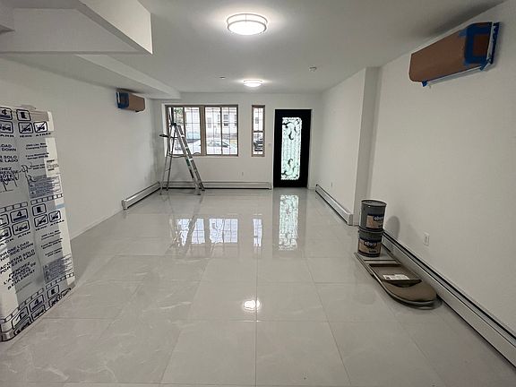 4th image of 2346 130th St Fl 1