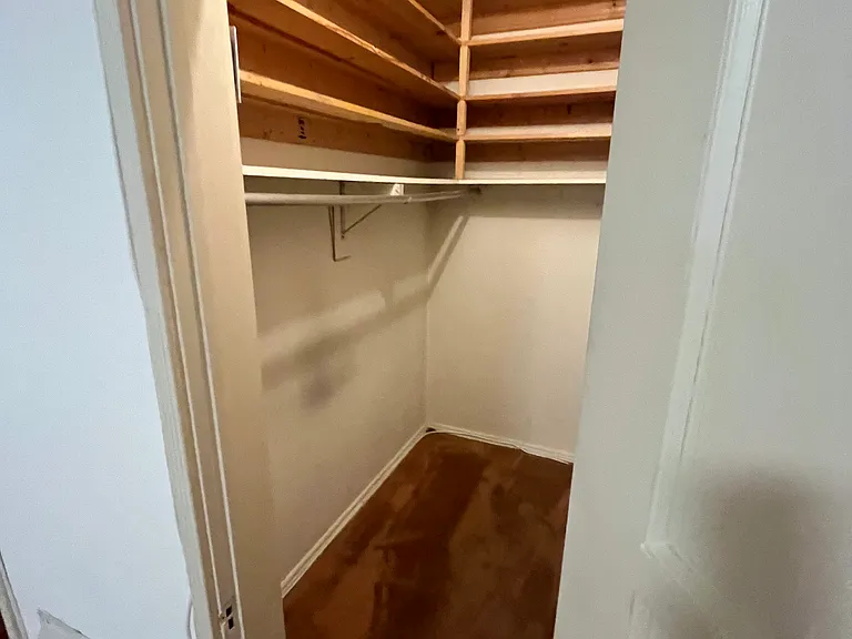 141 1/2 S Sweetzer Ave — Photo 20