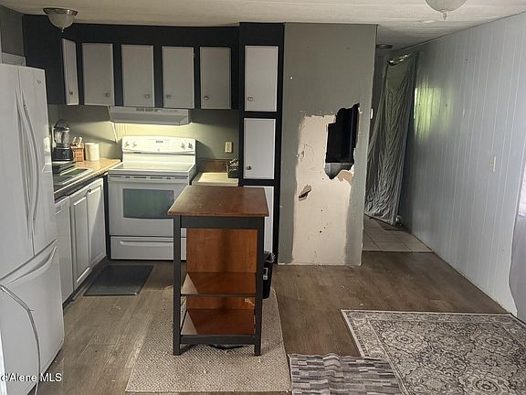 3rd image of 8638 W Park Loop