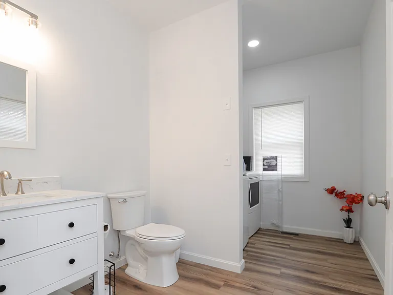 177 Thompson St — Photo 28