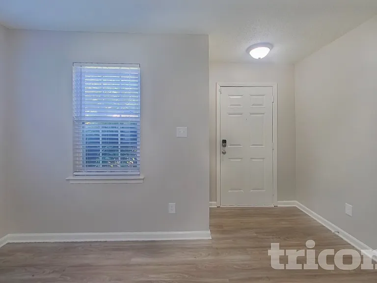 6951 Silver Garden Ln — Photo 3