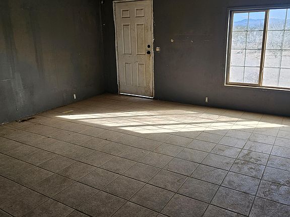 5th image of 14020 W Park Rd