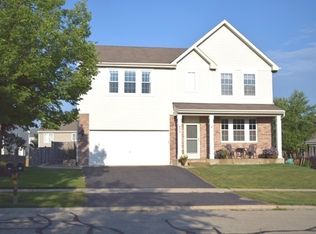 453 Westport Dr, Hampshire, IL 60140