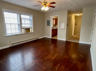 945 S 2nd St #203, Springfield, IL 62704