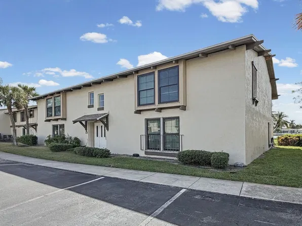 507 Plaza Seville Ct, Treasure Island, FL