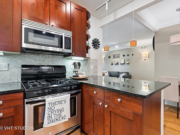 5th image of 1262 W Winona St APT 1A