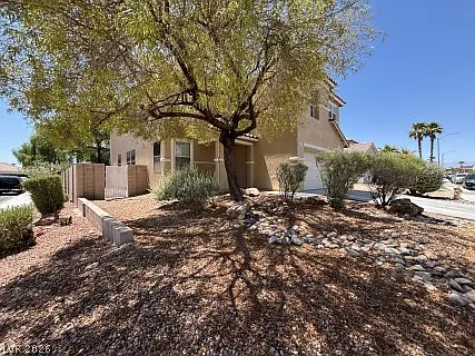 3 bed, 2.5 bath, 2809 sqft, $2,350 — Photo 4