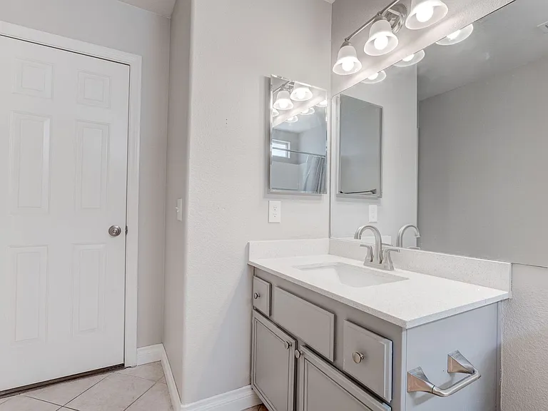 1613 Cathedral Peak Ct — Photo 24
