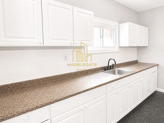 4th image of 381 Leslie St #1E