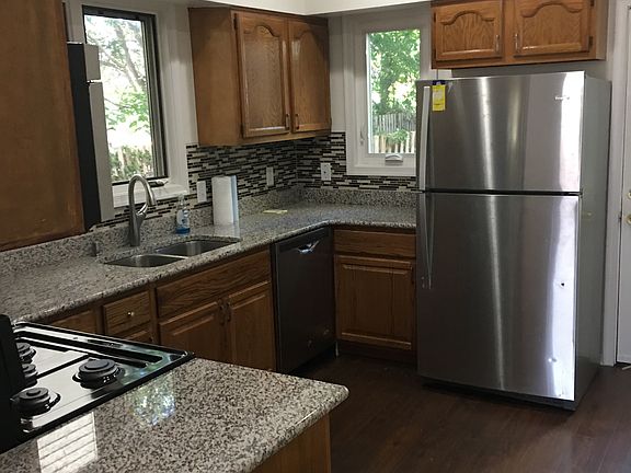 2nd image of 507 W 4th St #B