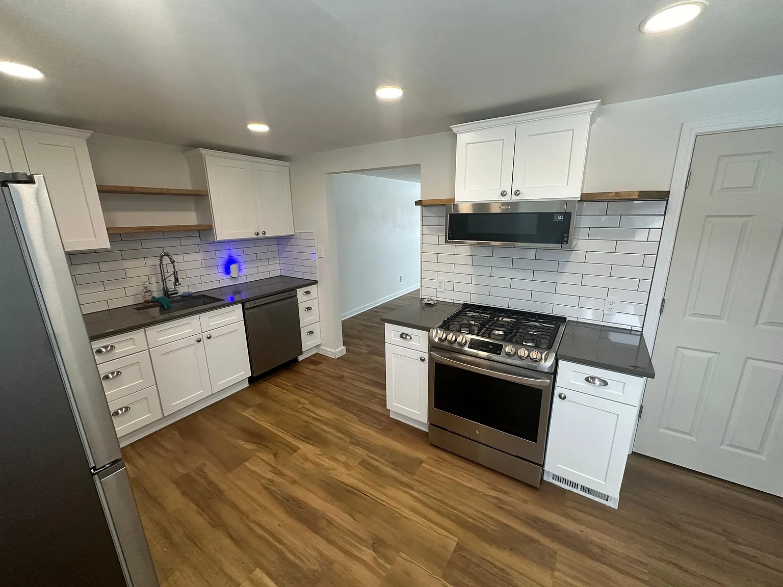2 bed, 1400 sqft, $1,700 — Photo 1