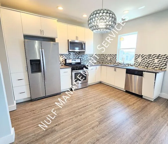 4552 Penn Ave #2 — Photo 1