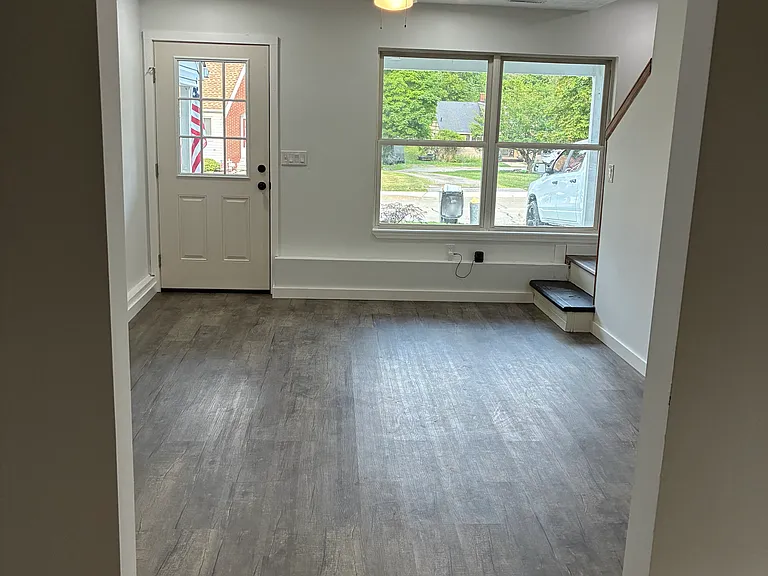 223 N Harmony St — Photo 8