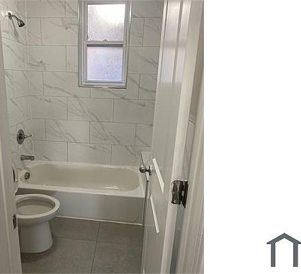 4th image of 700 Chancellor Ave APT 201