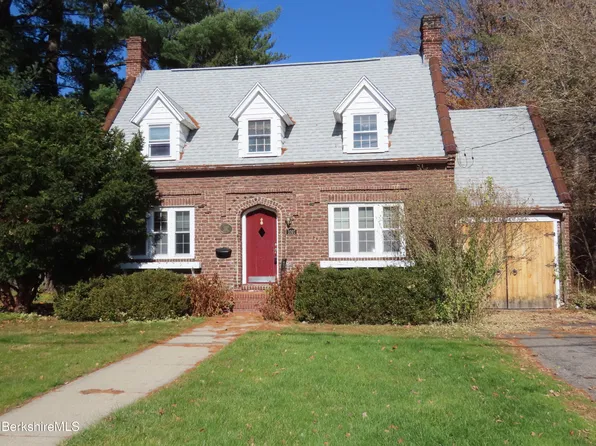 1097 State Rd, North Adams, MA 01247
