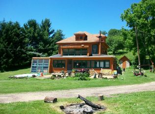 24177 Garlow Valley Ln, Holy Cross, IA 52053