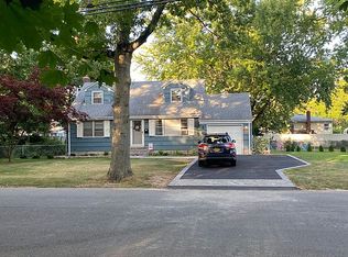 35 Wood Ave, Amityville, NY 11701