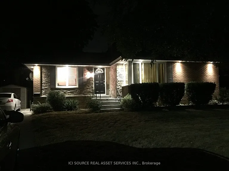 570 Wingrove Cres — Photo 14