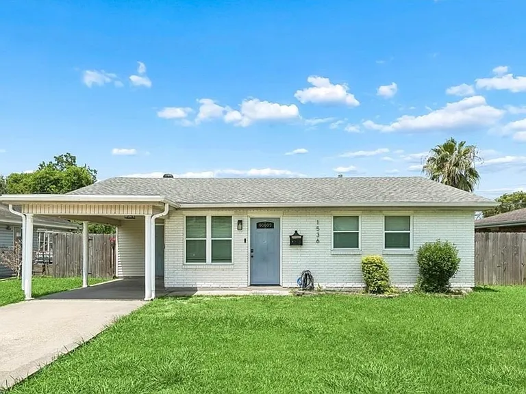 1536 Redwood Dr — Photo 1