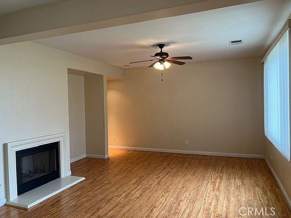 3rd image of 33 Nutwood Ave