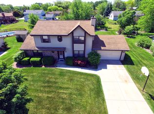 3949 W Anita Ln, Franklin, WI 53132