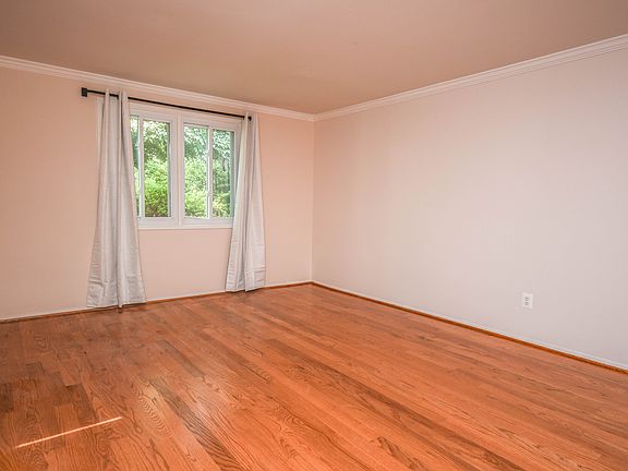 2nd image of 19002 Stedwick Dr