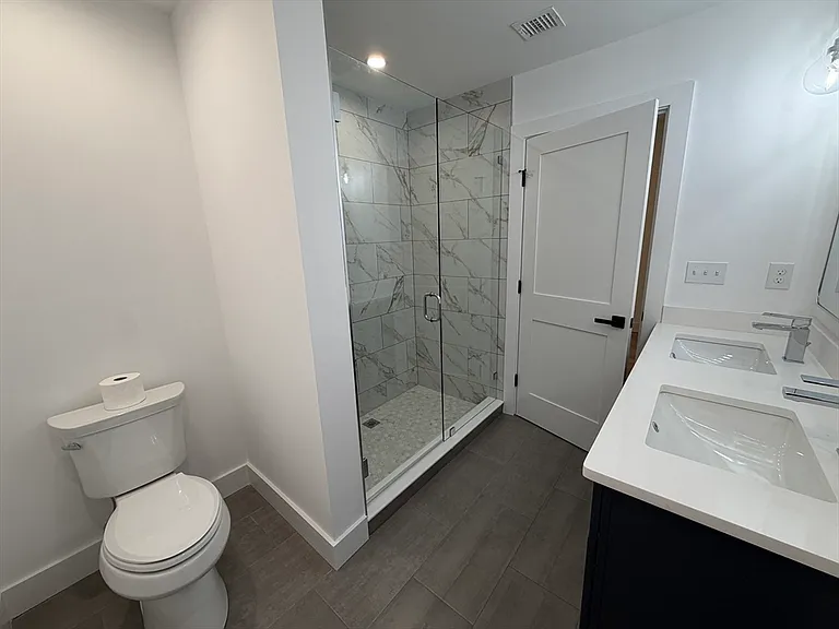 95 Addison St #206 — Photo 8