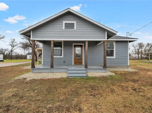 610 N 2nd St, Rosebud, TX 76570