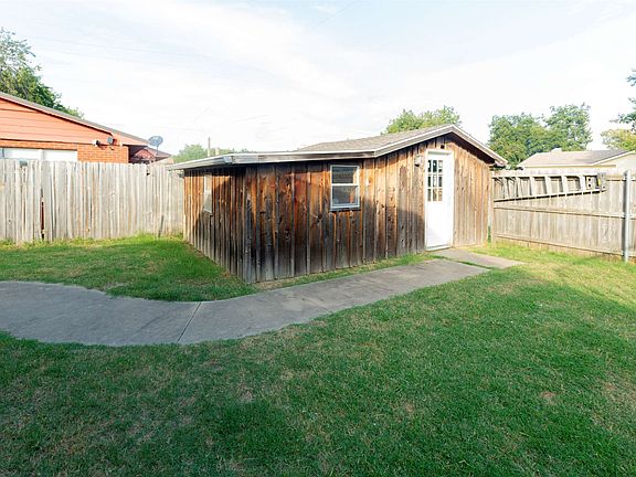 5th image of 1021 E Miami Ave