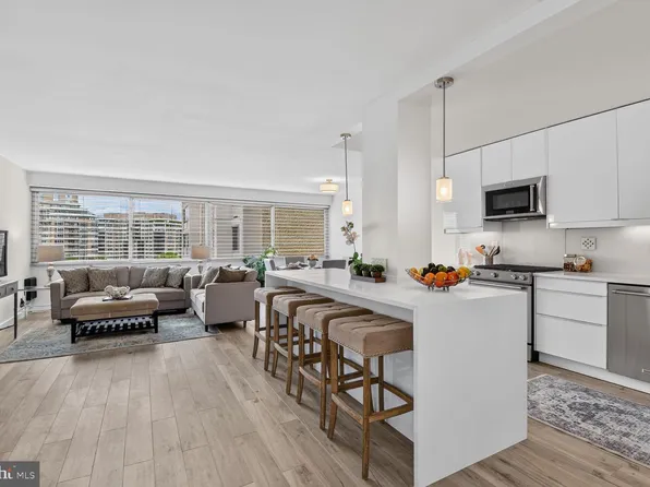 5500 Friendship Blvd APT 1928N, Chevy Chase, MD 20815