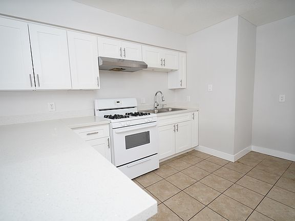 3rd image of 461 River Rd #503-C