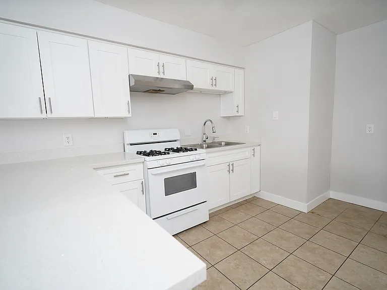 461 River Rd #503-C — Photo 2