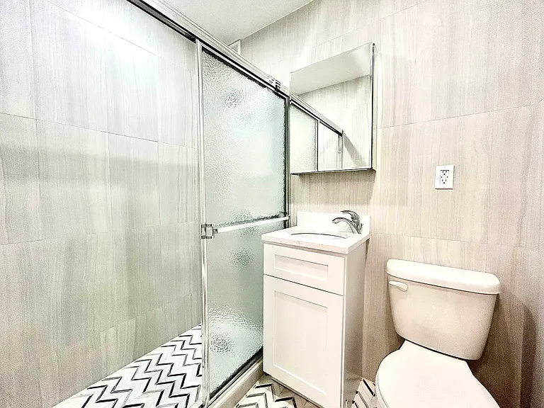 335 W 29th St #4L — Photo 7