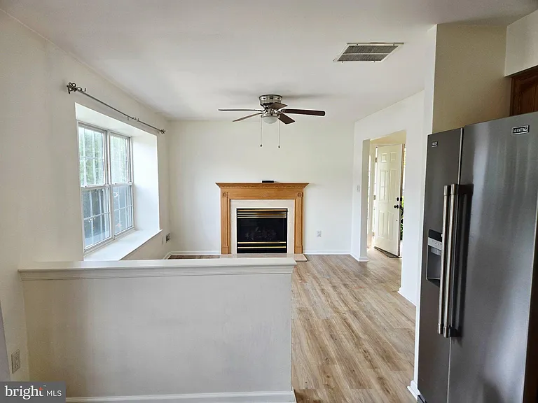 5701 Essex Ln — Photo 10