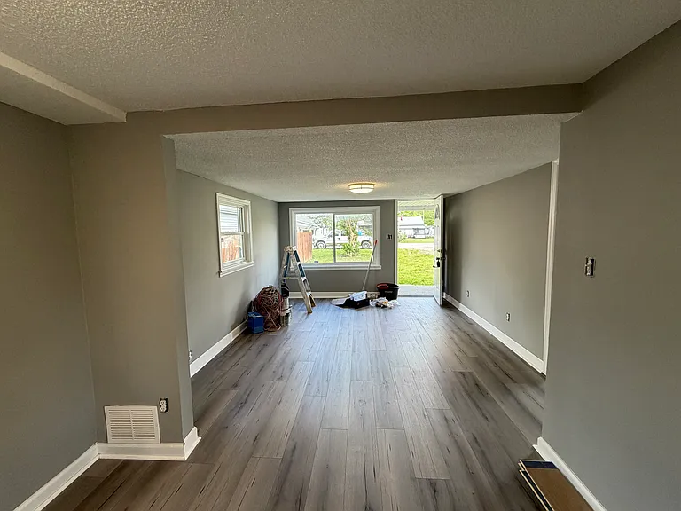 610 Ingomar St — Photo 3