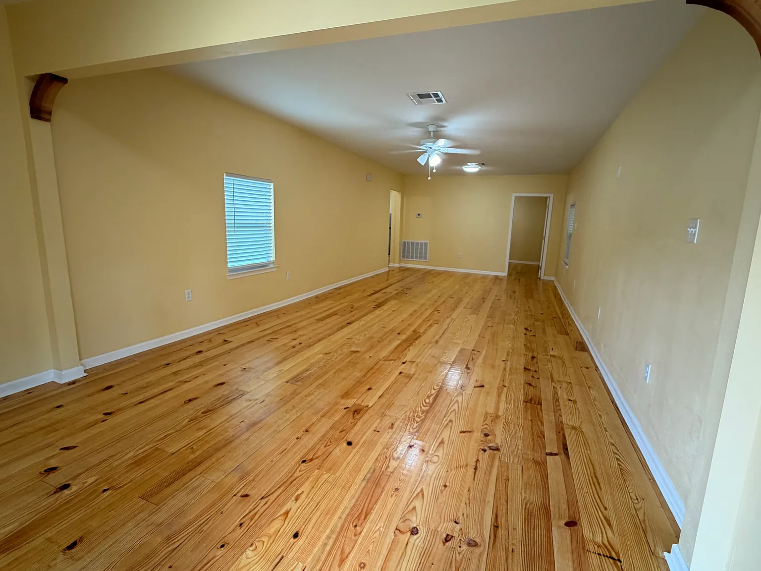 3 bed, 1157 sqft, $1,200 — Photo 2