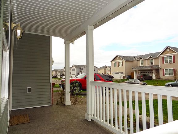 2nd image of 1622 203rd Street Ct E