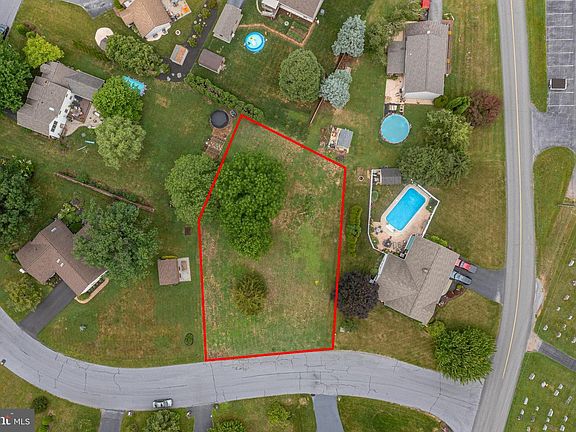 2nd image of 734 Pleasant Dr