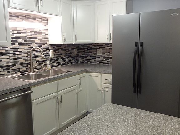 4th image of 1651 Mentor Ave APT 3502