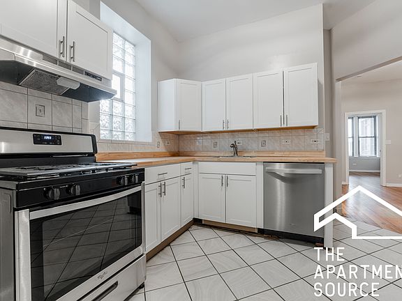 2nd image of 2202 W Belmont Ave APT 1R