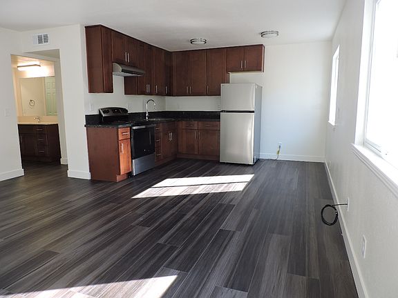3rd image of 2316 X St APT 8