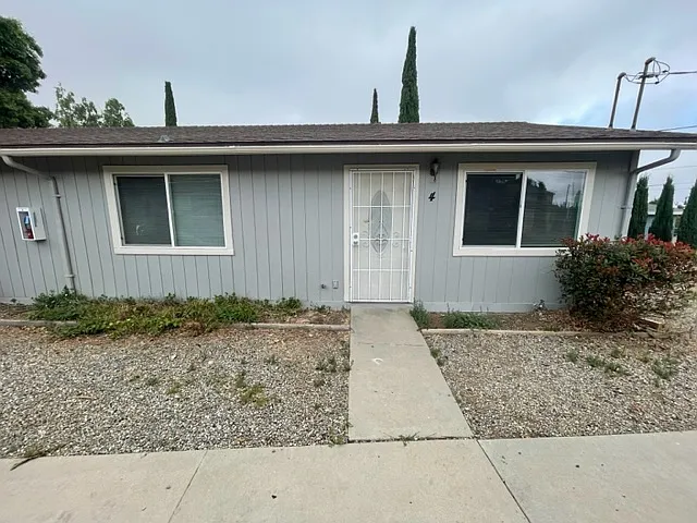 21130 Santa Barbara Dr #4 — Photo 2