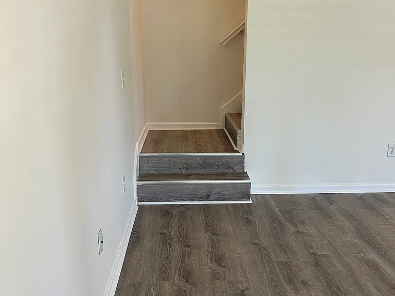 125 Sampson Ct — Photo 14