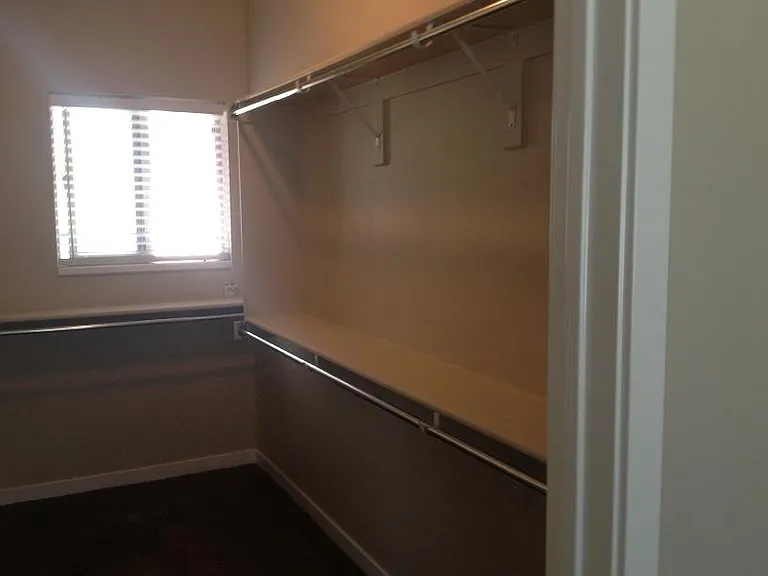 828 E Stratford Ave — Photo 6