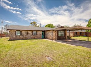 416 Hoover Cir, Elk City, OK 73644