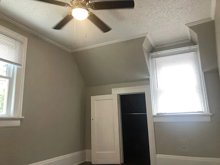 701 S South St — Photo 15