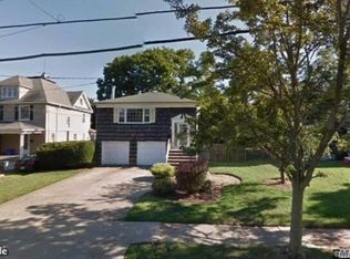205 Whaley St, Freeport, NY 11520