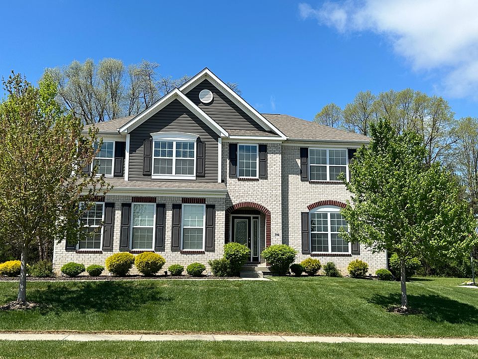 1st image of 716 Yorkshire Dr