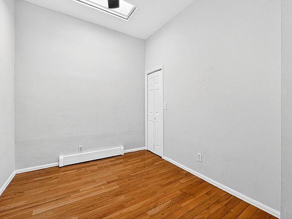 5th image of 2419 Tremont Pl