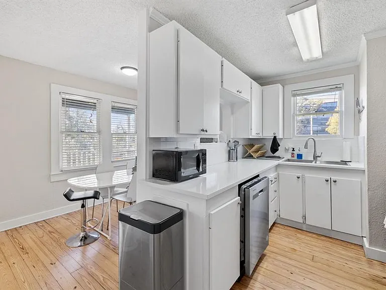 1202 E 29th St — Photo 10
